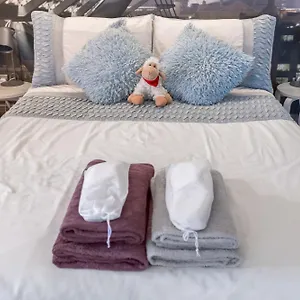 https://apt-pyjamagetaways.cambridgehotelsuk.com
